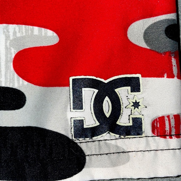 NEVER WORN - DC Boys board shorts Swim Trunks - Picture 2 of 4